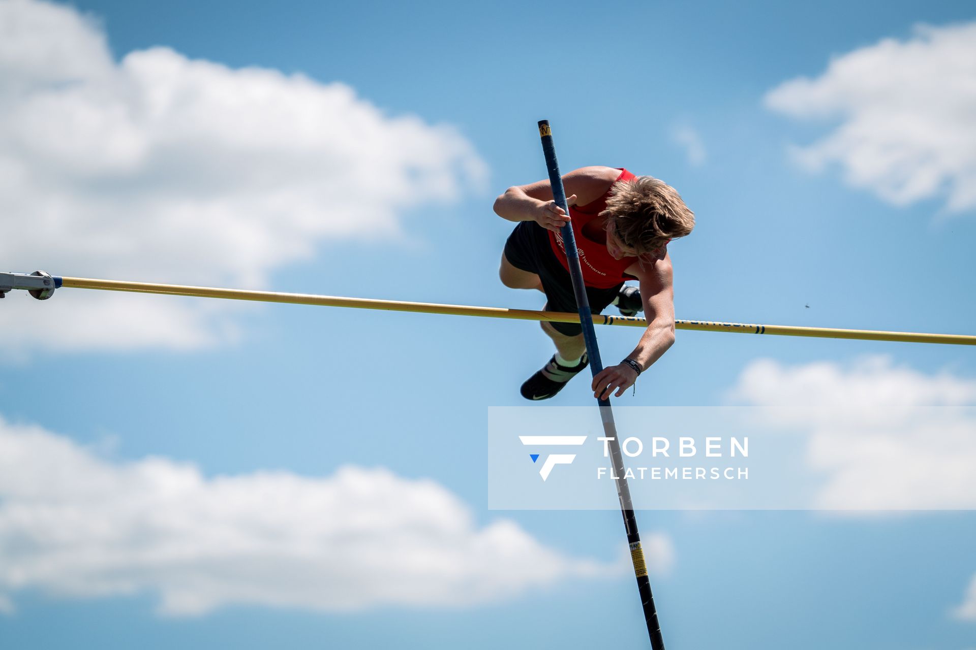 Janik Meyer (MTV 49 Holzminden) beim Stabhochspringen am 02.07.2022 waehrend den NLV+BLV Leichtathletik-Landesmeisterschaften im Jahnstadion in Goettingen (Tag 1)